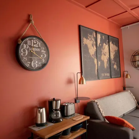 L'orange Malouine Apartment